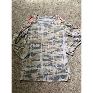 R2 women’s large camouflage top